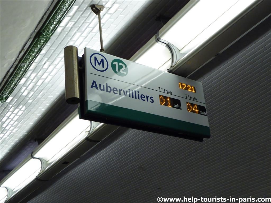 Anzeigentafeln Metro Paris