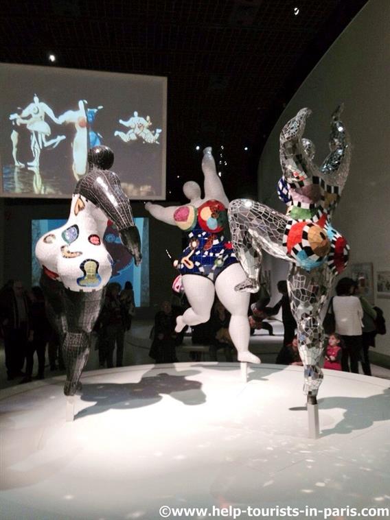Nana Figuren von Niki de Saint Phalle