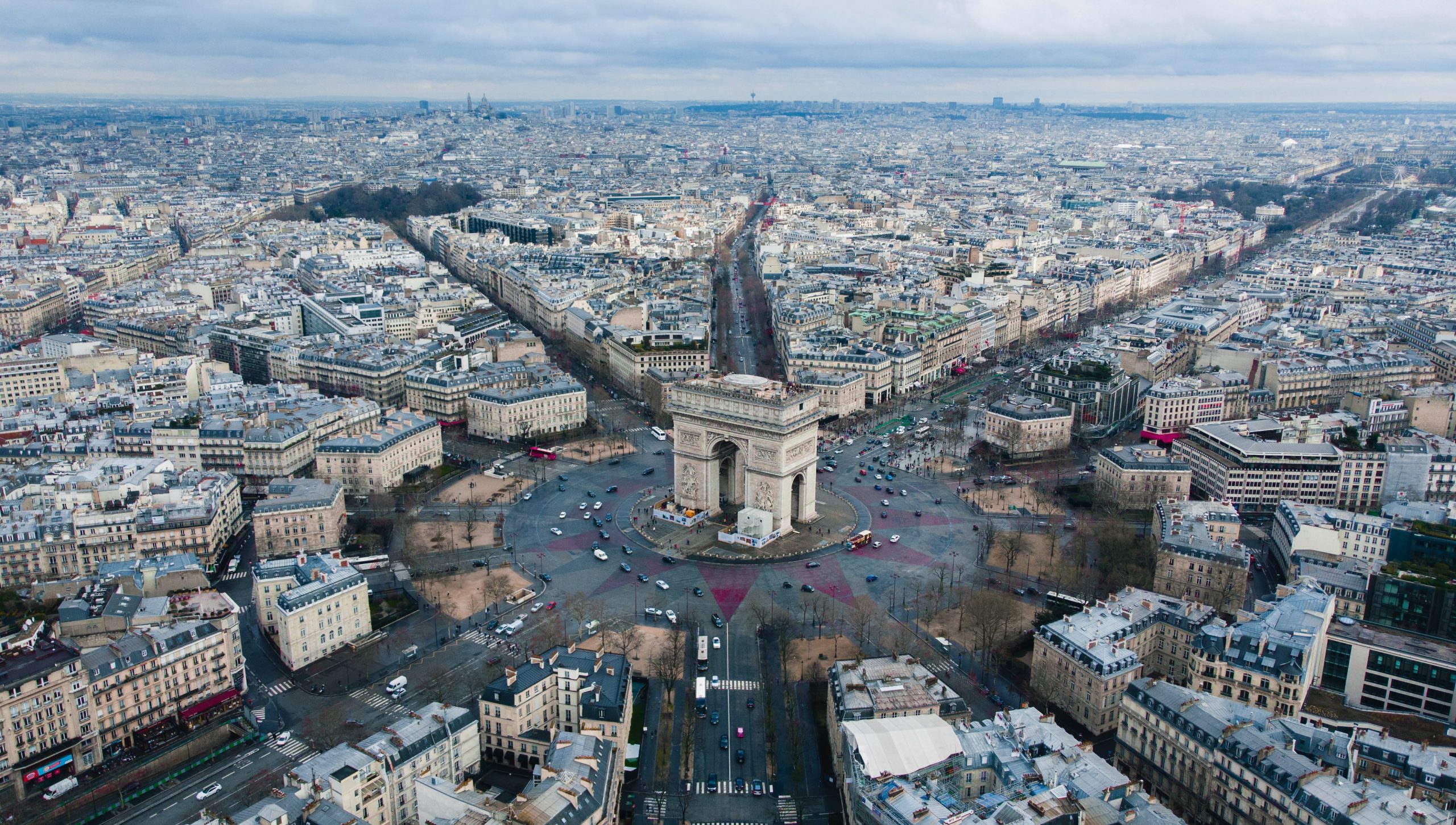 Champs-Elysées Avenuen um den Triumphbogen