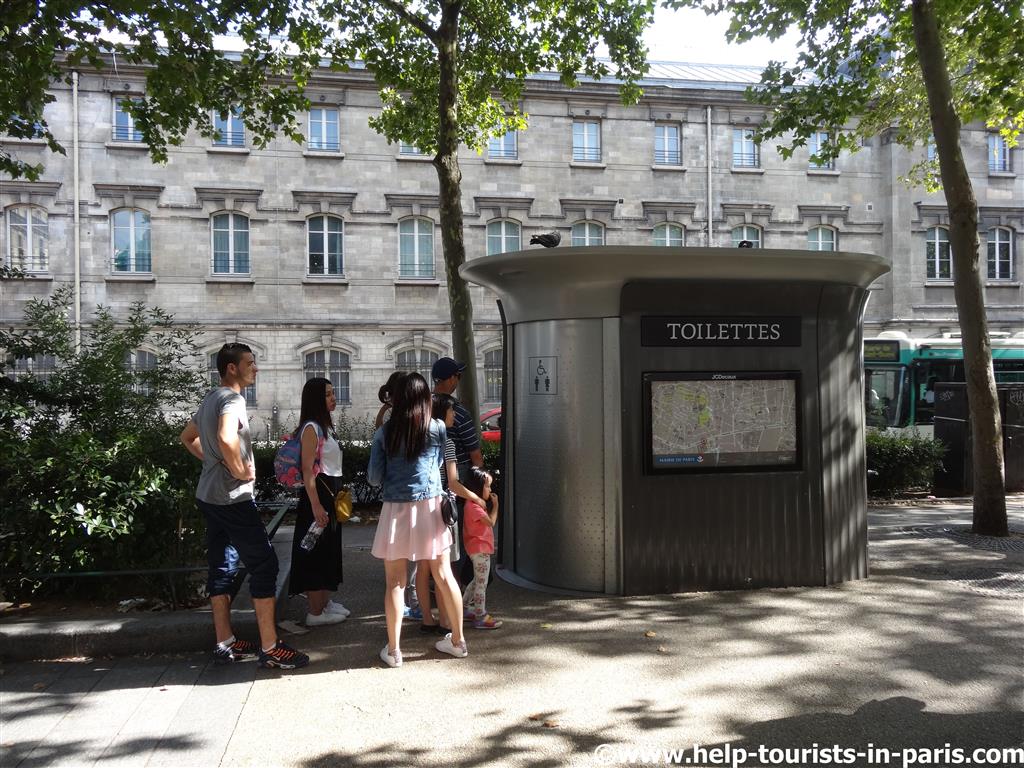 Öffentliche Toilette in Paris