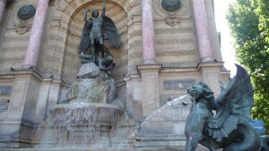 Fontaine Saint Michel in Paris besuchen