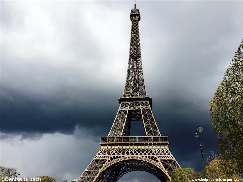 Gewitter am Eiffelturm