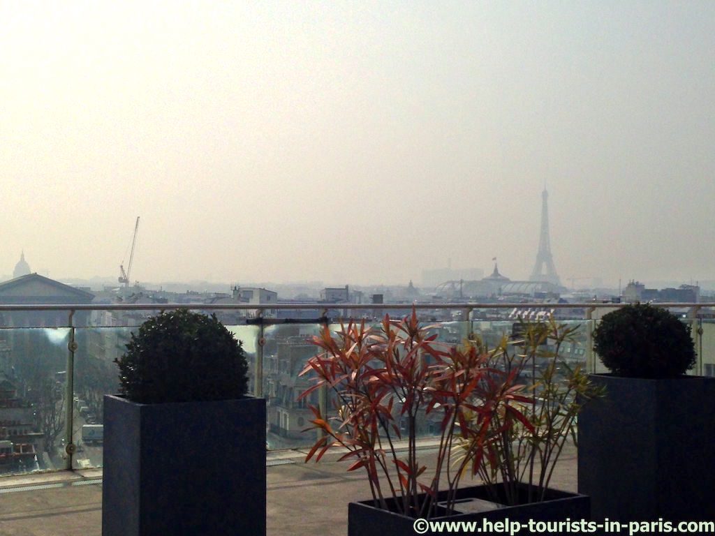 paris-und-eiffelturm-im-smog