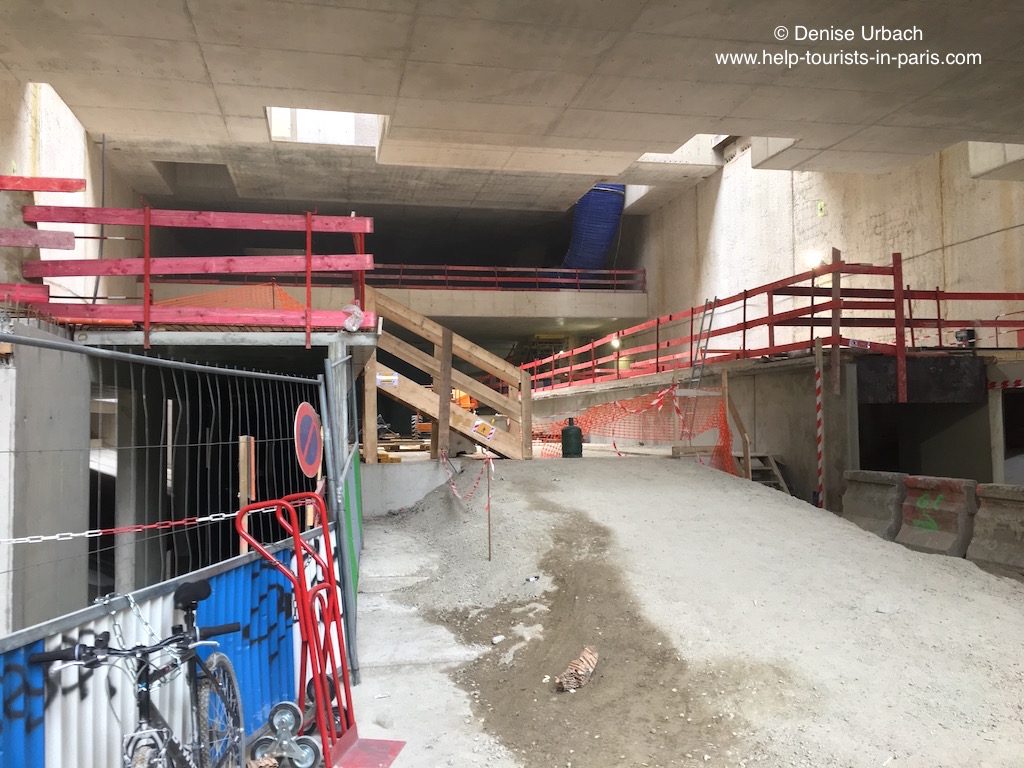 Metro Paris unterirdisch während Bauarbeiten