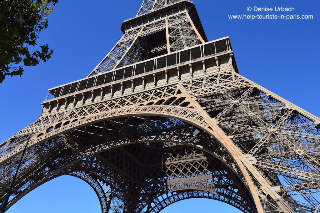 Eiffelturm Paris von unten