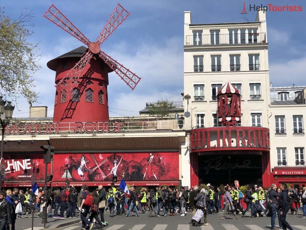 Paris Moulin Rouge Gelbwesten