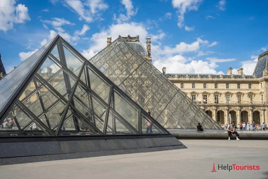 PARIS_Louvre_Glasdreiecke_l