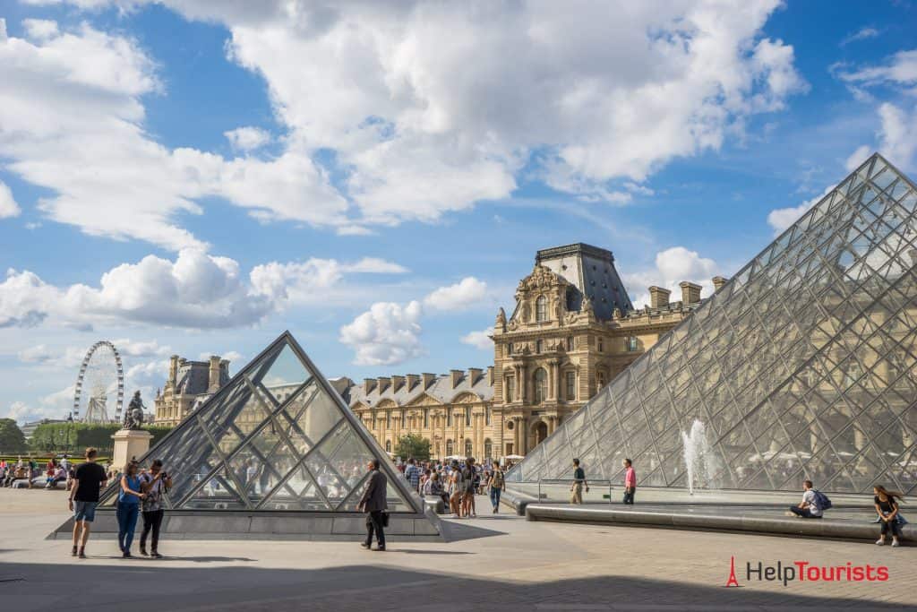 PARIS_Louvre_l