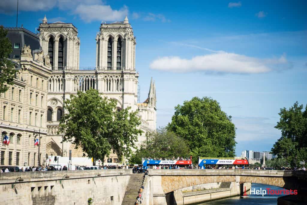 Paris Sehenswürdigkeiten: Notre-Dame mit Hop on Hop off Tour