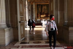 Paris Versailles Besucher Maske Corona