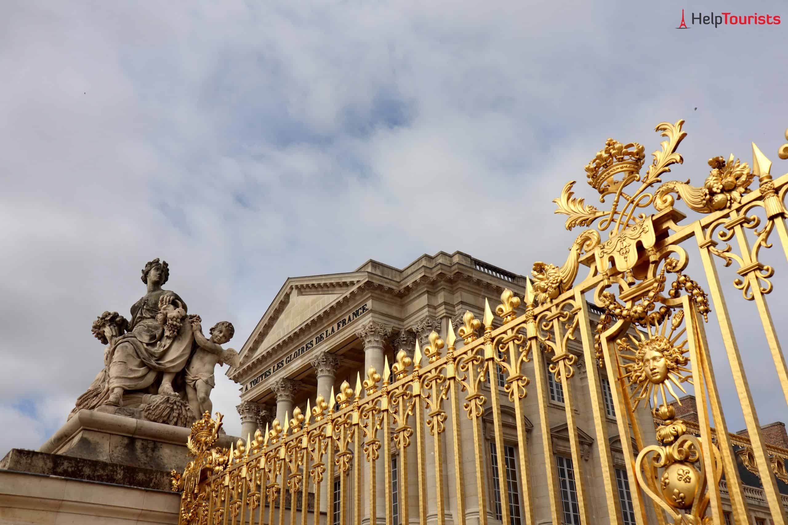 Paris Versailles goldenes Tor schräg