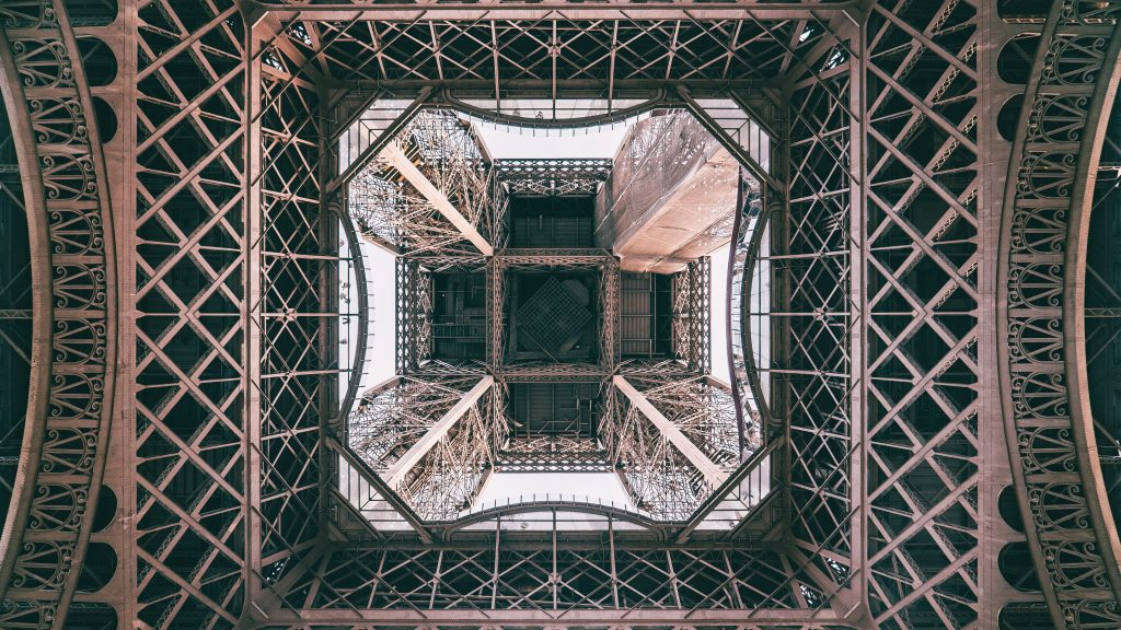1. Mai in Paris: Eiffelturm geöffnet